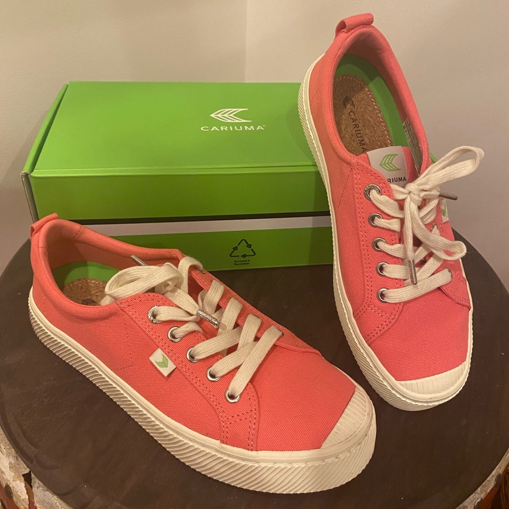 Cariuma Sneakers